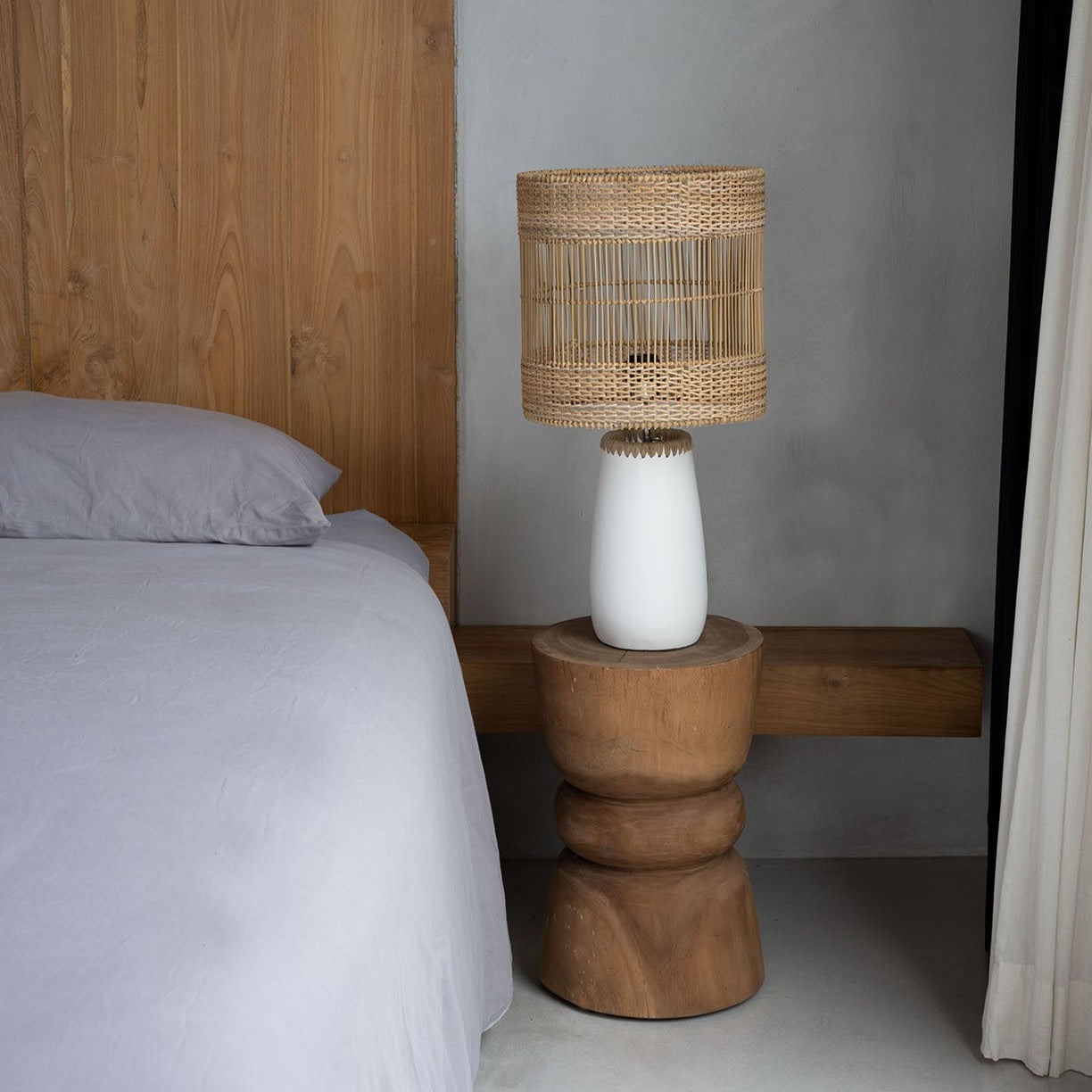 The KISKA Table Lamp - White Natural Interior