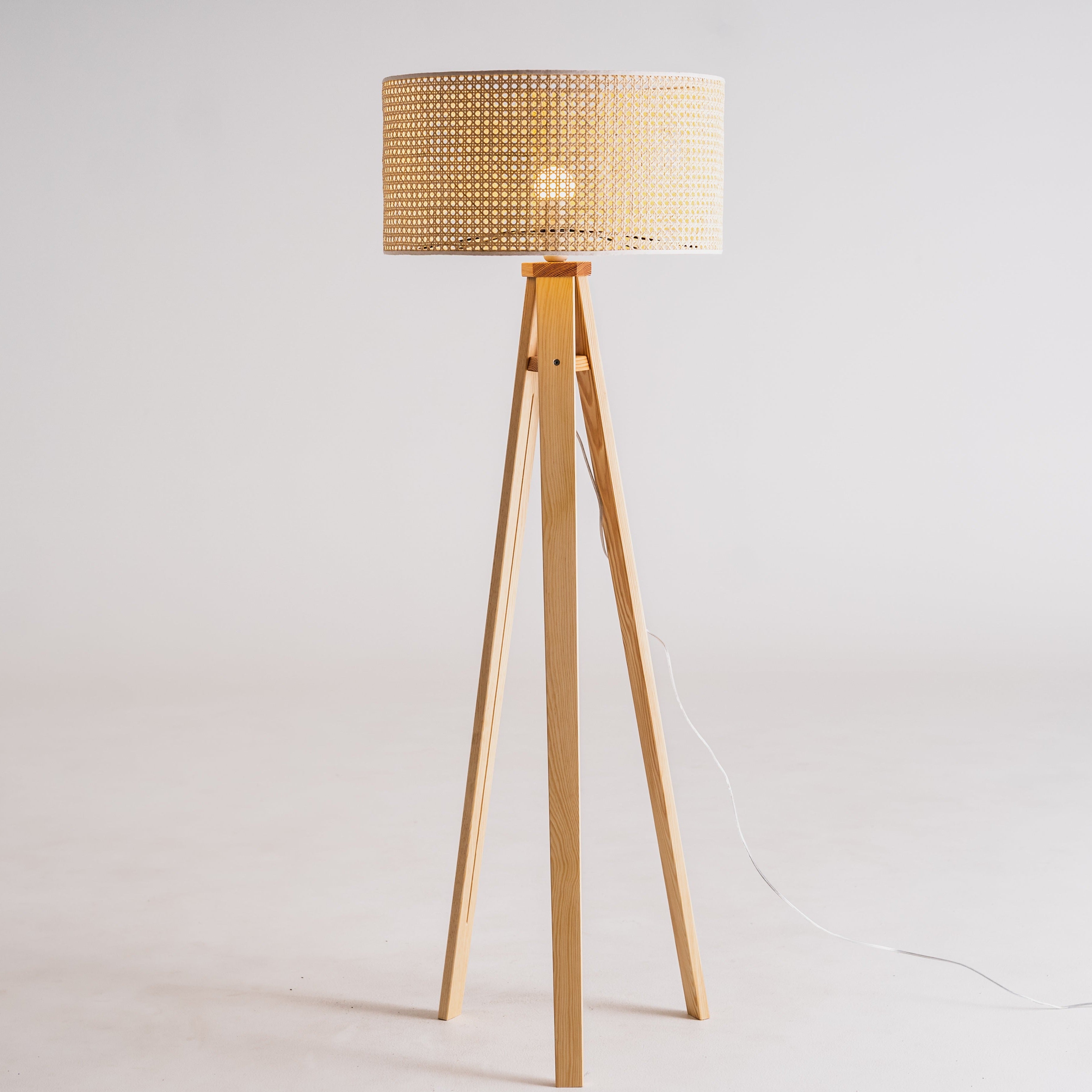FLETE Floor Lamp Natural