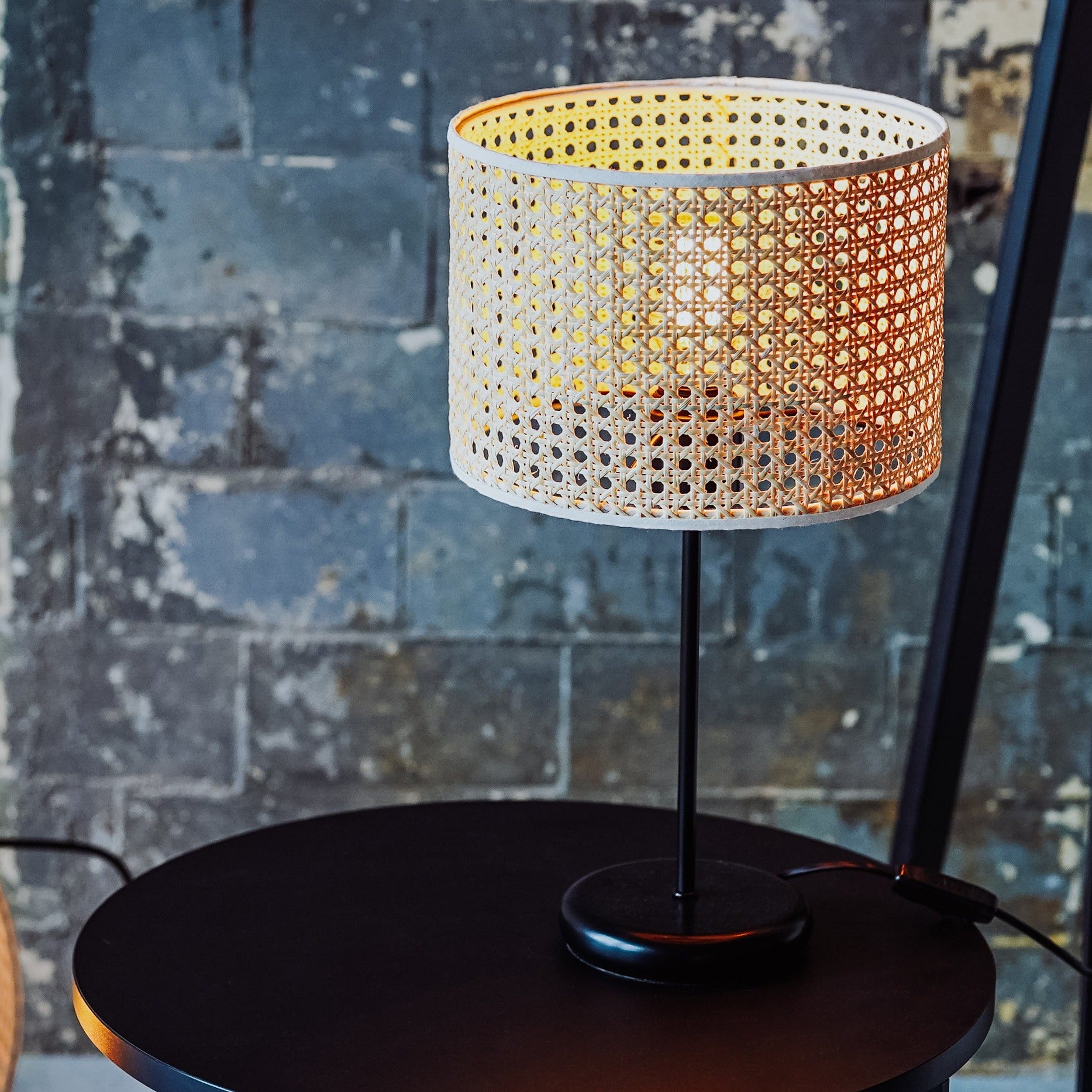 FLETE Table Lamp Black Interior