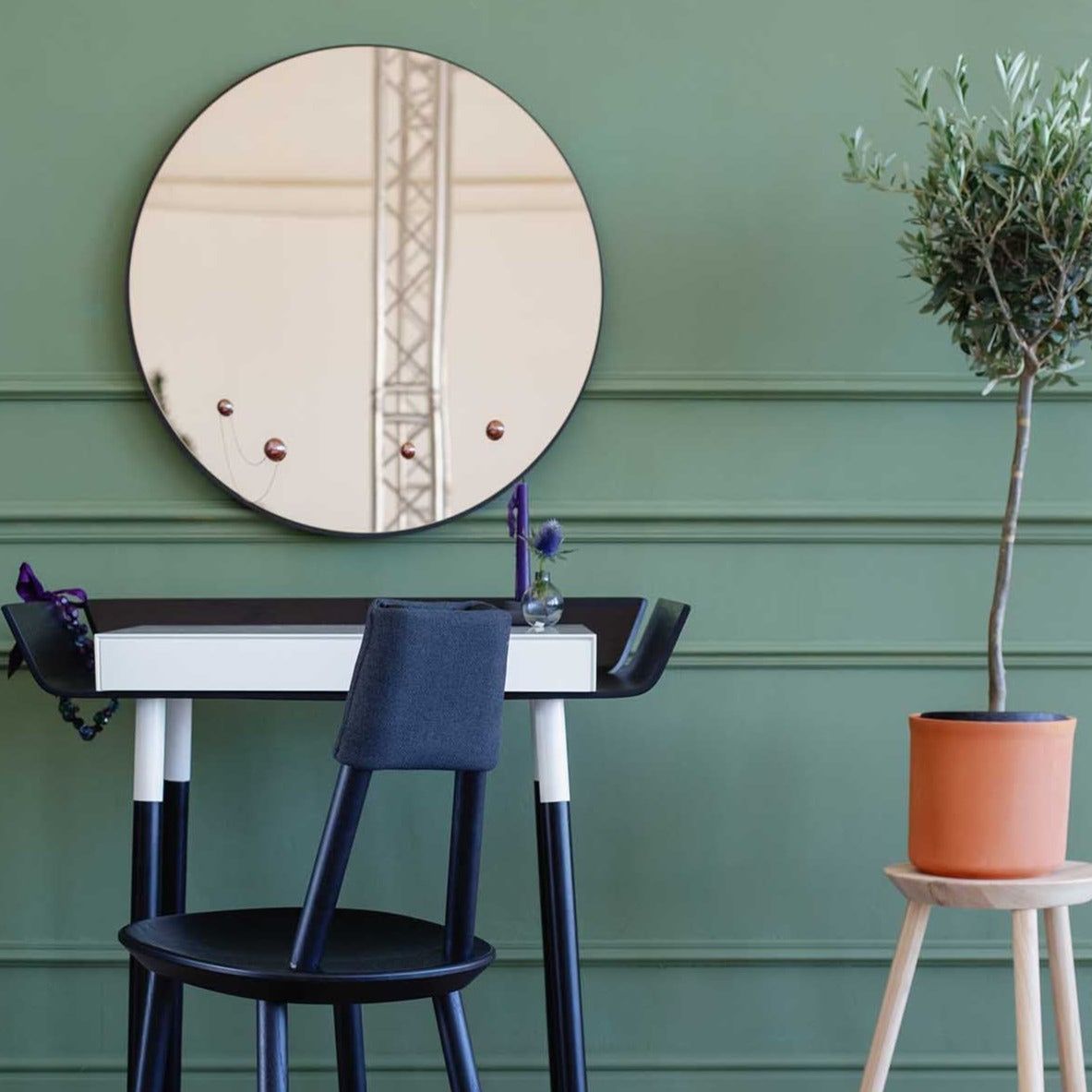 DEW Mirror D70 Bronze interior front view