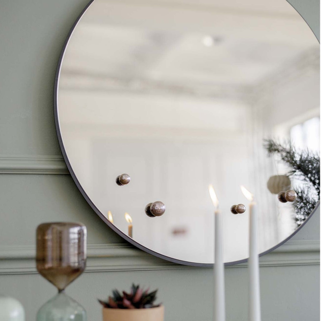 DEW Mirror D42 Neutral front interior view