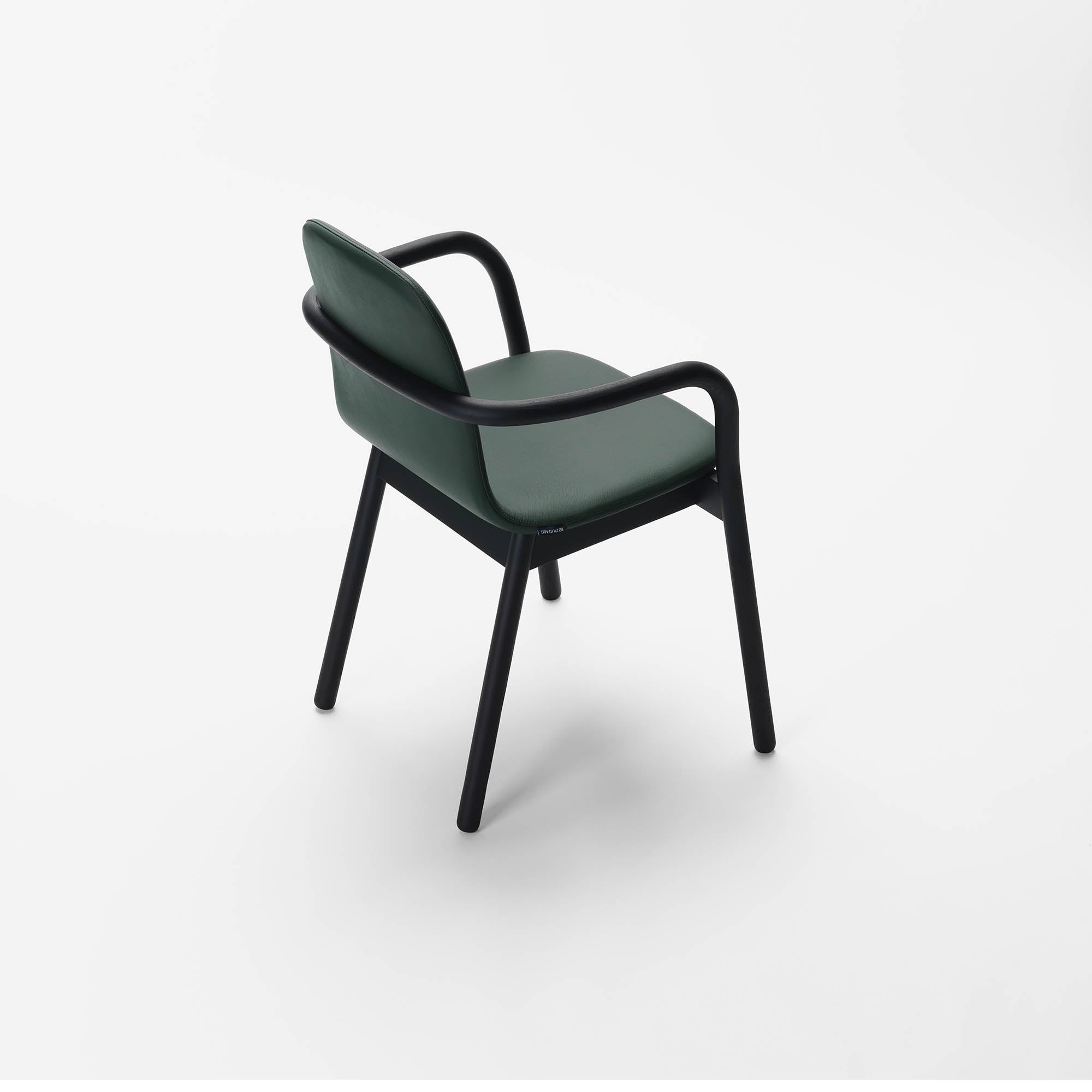 HUG ARMCHAIR Lacquered Ash Black