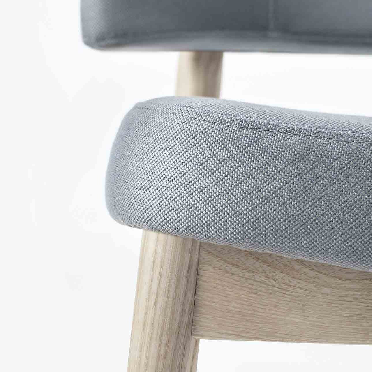 MARLEN Stool beech frame, blue upholstery front seat detail
