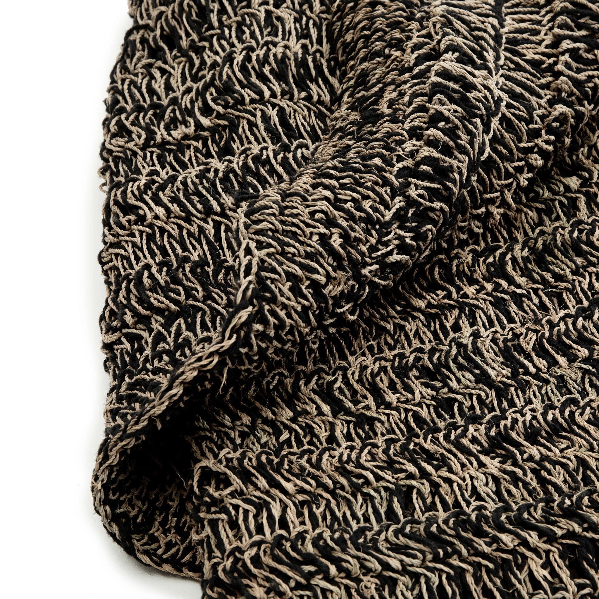 THE SEAGRASS Natural Black Carpet crop view