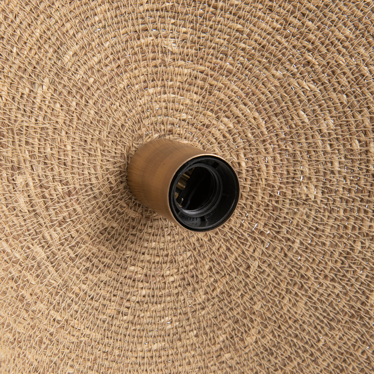 THE LOVALOVA Pendant Natural below macro view of bulb holder