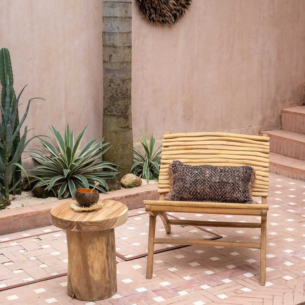 THE ISLANDER Chair outdoor view