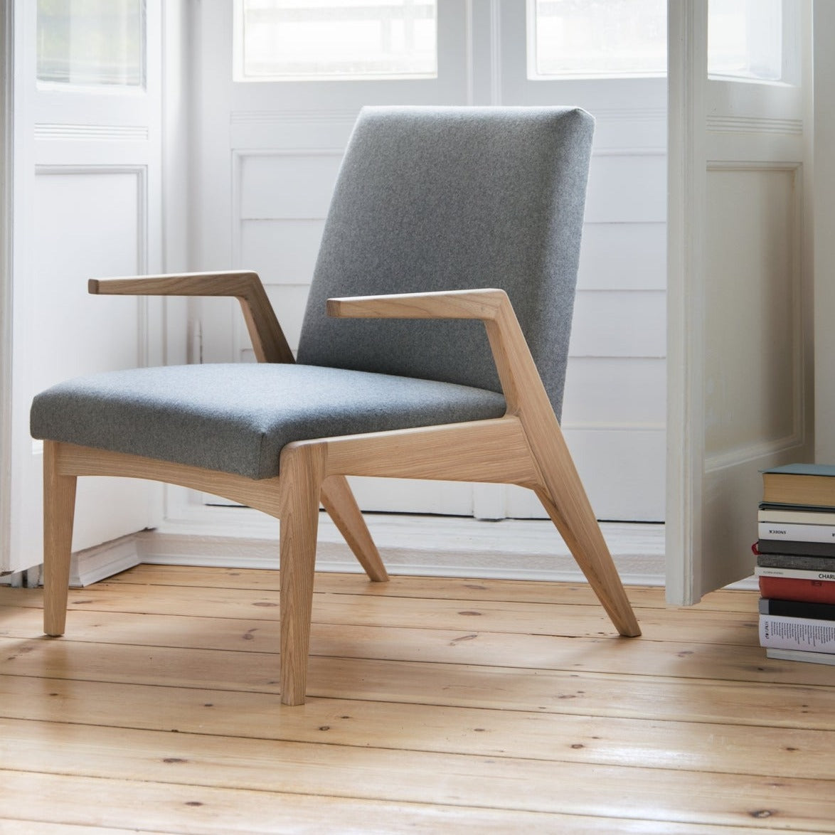 R1378 Armchair