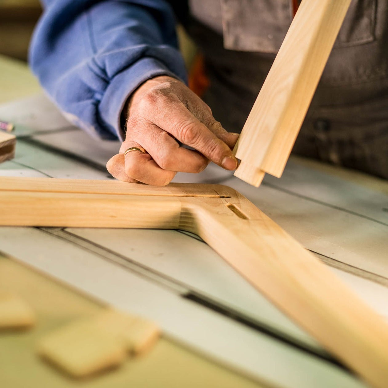 1378 COFFEE Table ash, leg detail in process