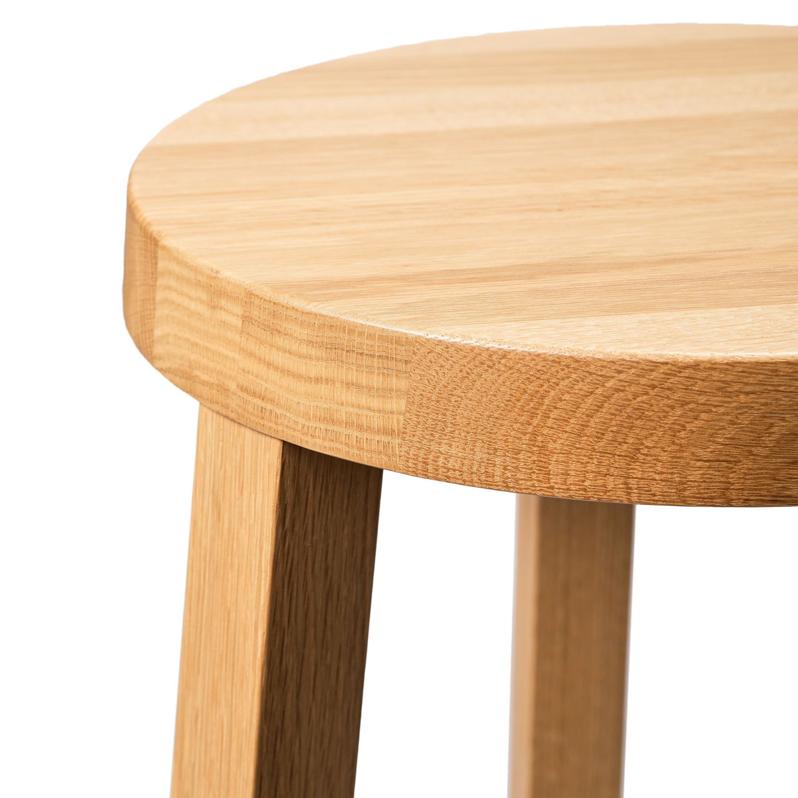 LONNA Stool Natural Oak Macro View