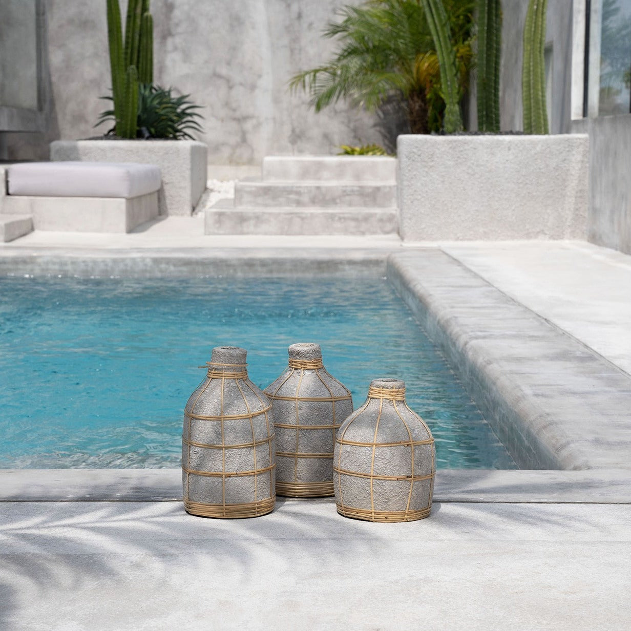 THE WHOOPY Vase - Concrete Natural Outdoor Photo
