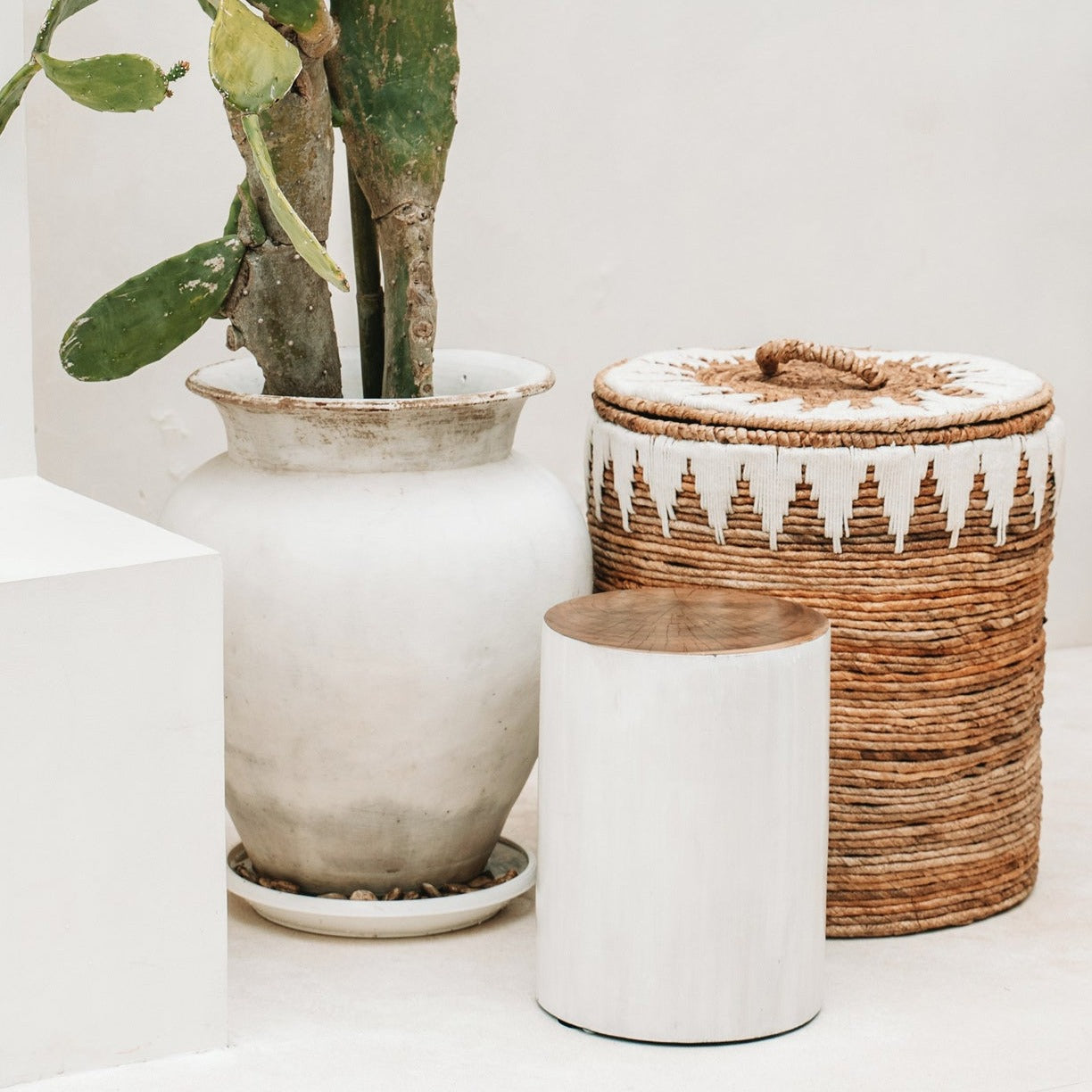 THE TRIBE Stool Natural White Interior