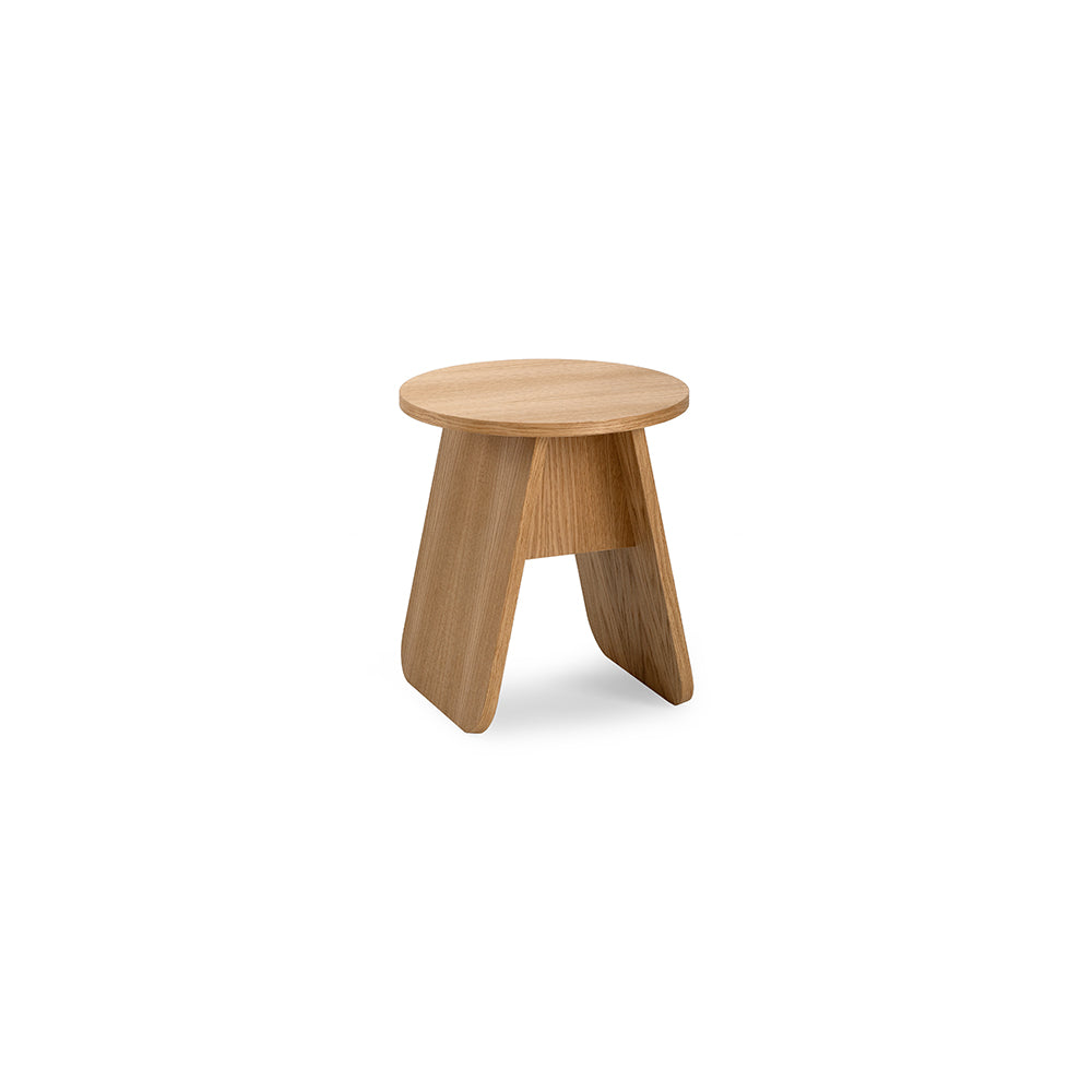 MOMOKO Round Side Table 40 Oiled Oak Veneer