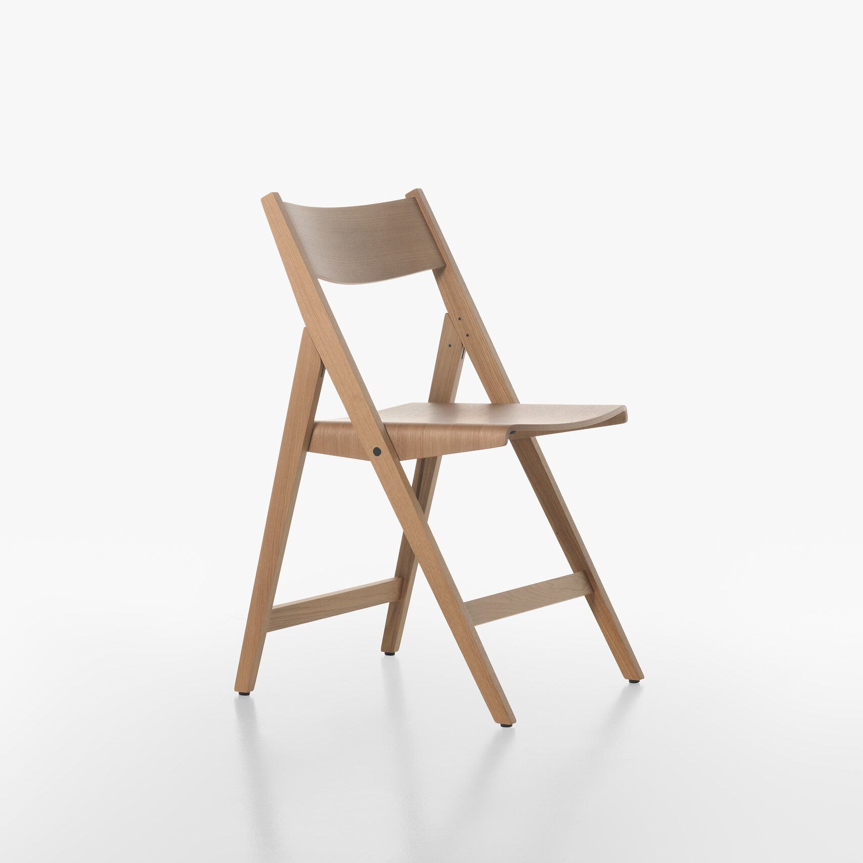 THEO Wooden folding chair in walnut on a white background