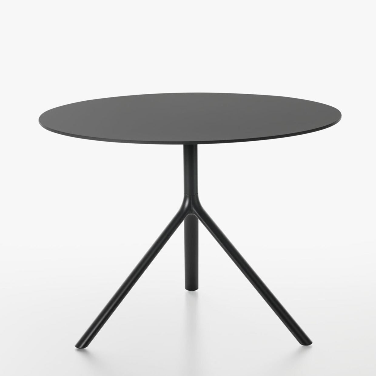 MIURA Table-black front view