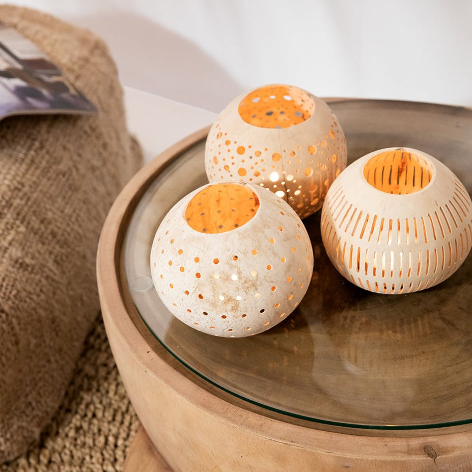 THE COCONUT STRIPE Candleholder-Natural top set interior view