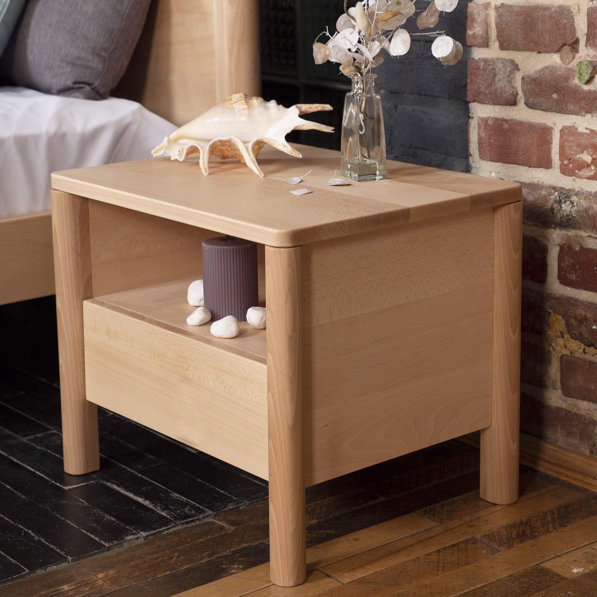 DROP Bedside Table, Beech Wood without doors natural colour-interior view