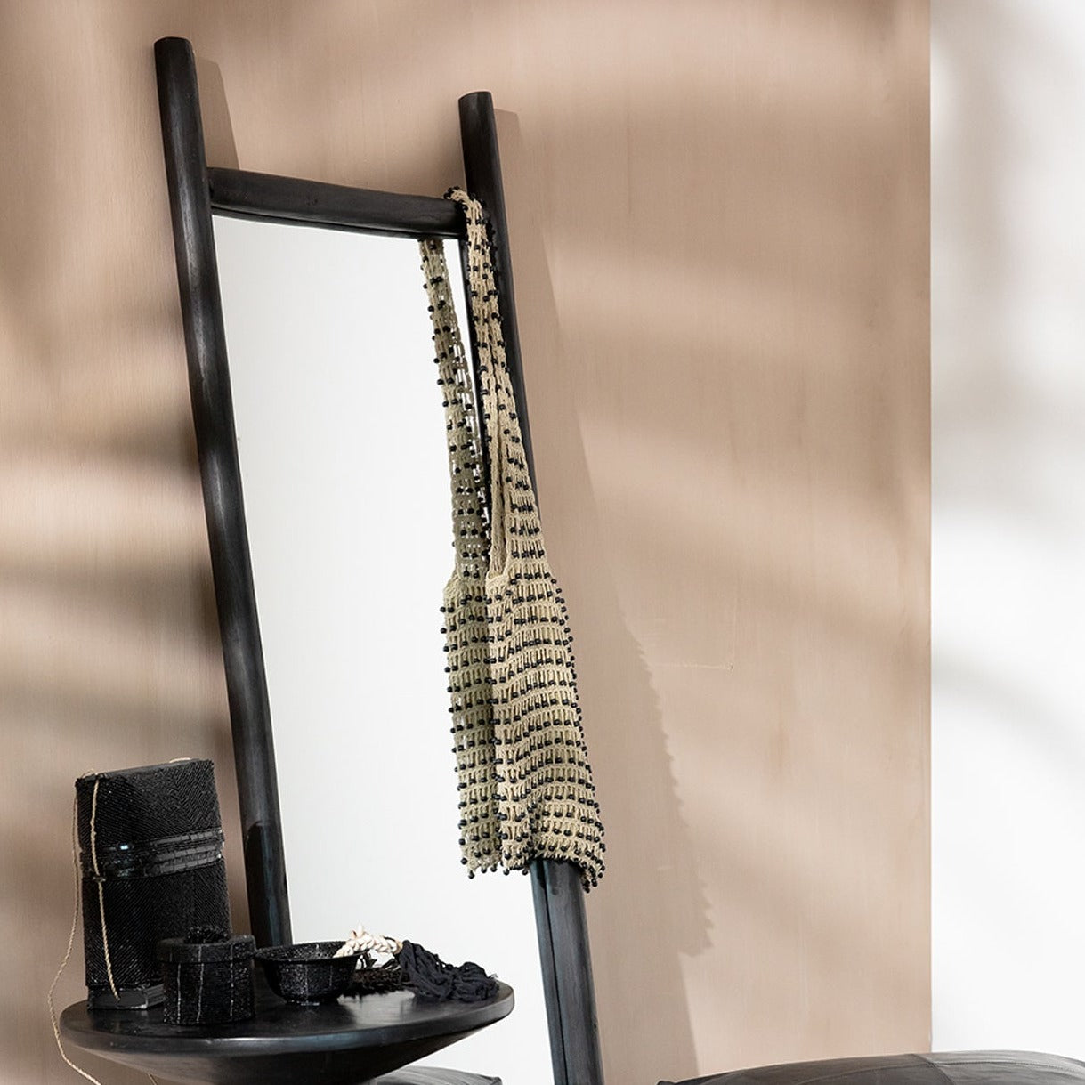 THE ISLAND DRESSING ROOM Mirror Black  interior side view