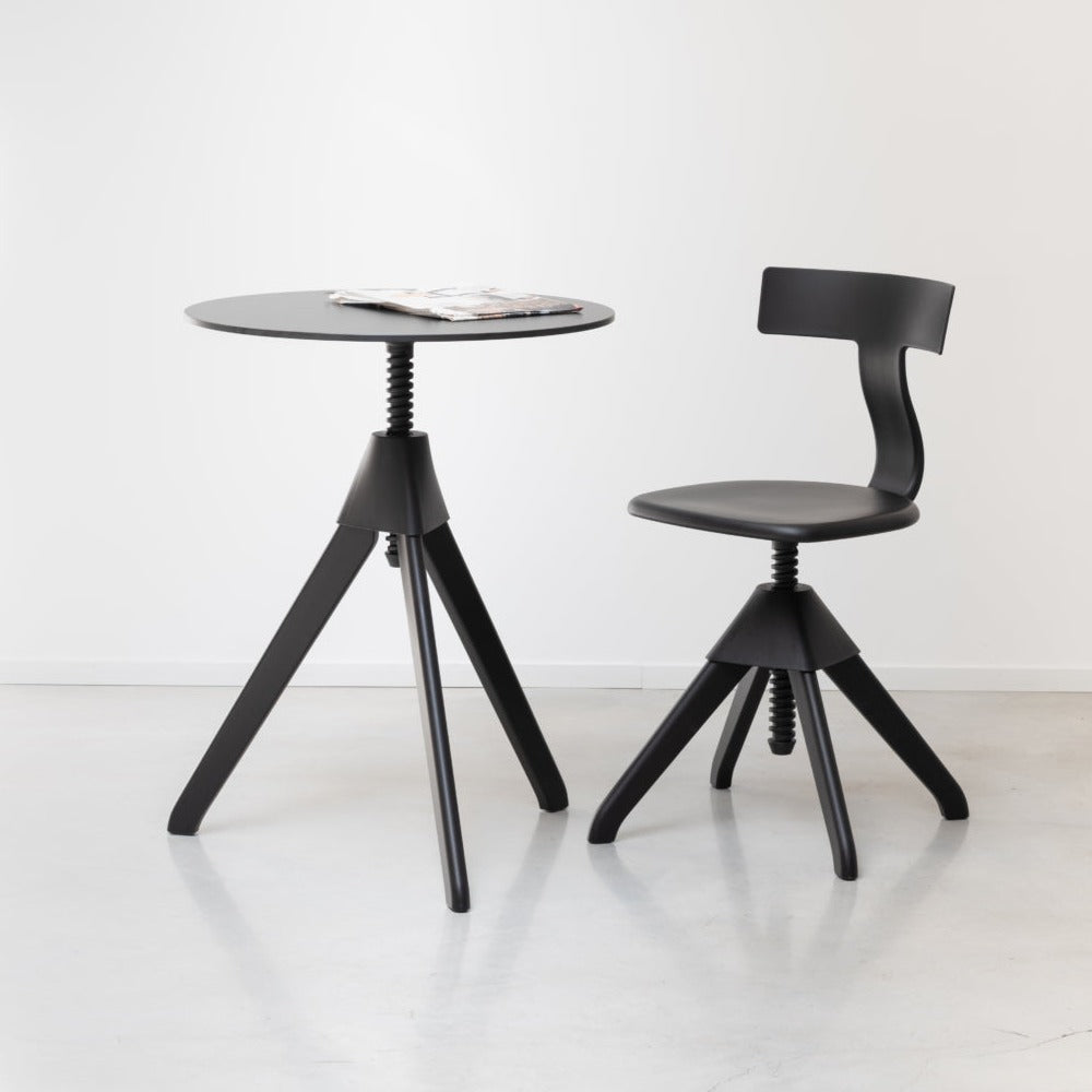 TOPSY Table black top and black beech base with stool